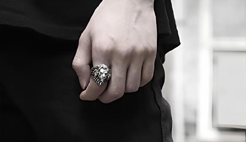 Imagen principal del artículo 'Los mejores anillos de plata y acero inoxidable para hombre'