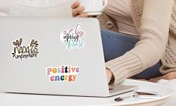 Imagen principal del artículo 'Las mejores pegatinas para personalizar tu portátil y más'